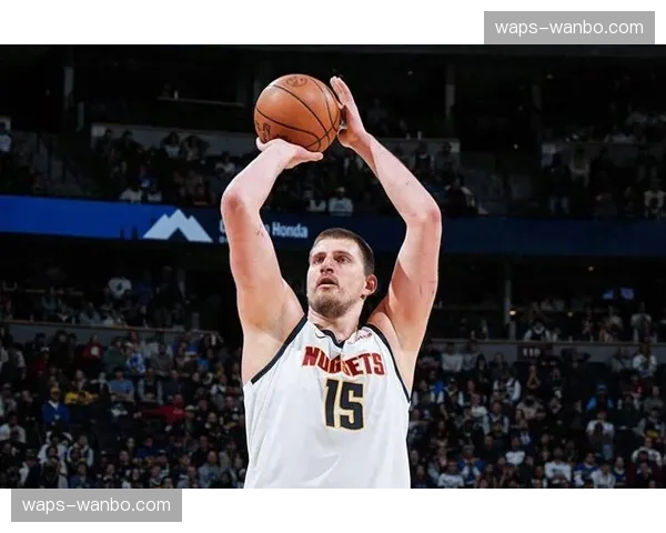 约基奇低调掌控节奏，对阵爵士17分钟8板8助展现智慧